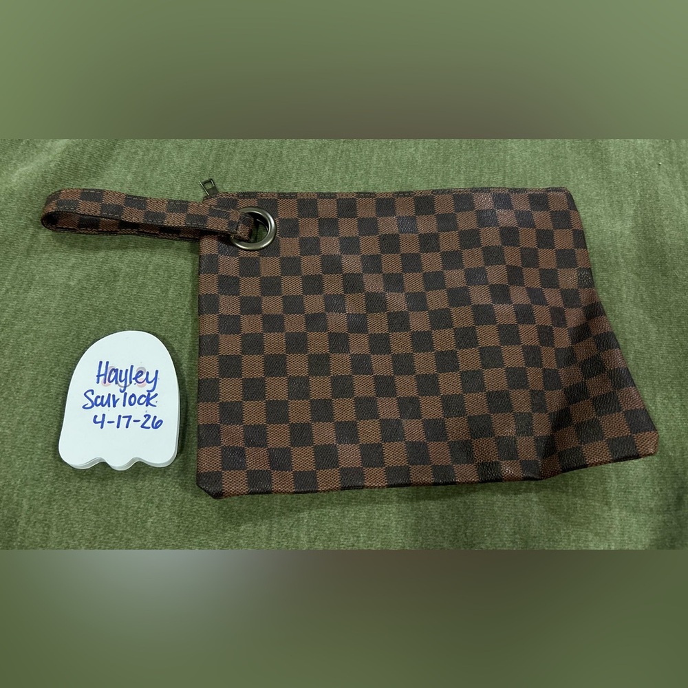 BROWN CHECKERED WRISTLET